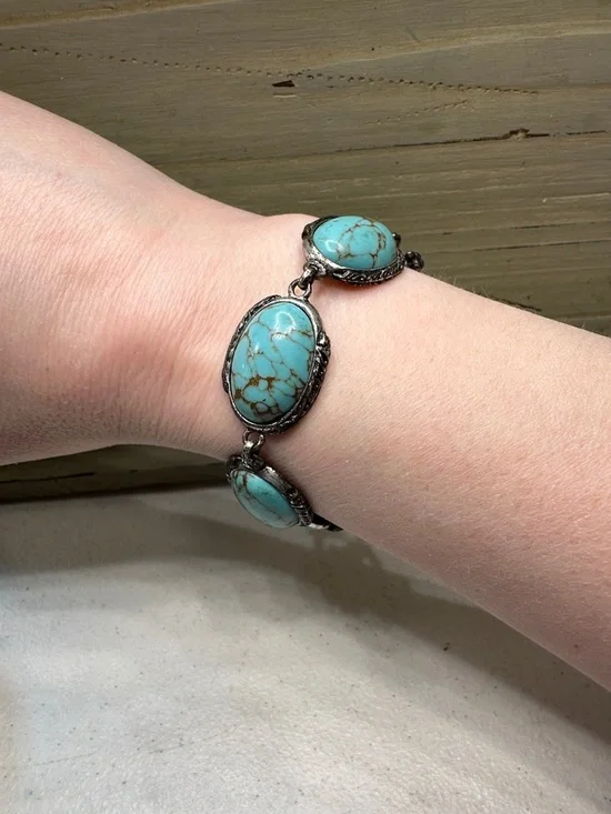 Lucky Brand Turquoise Color Blue Stone Link Toggle Clasp Bracelet - Picture 6 of 9